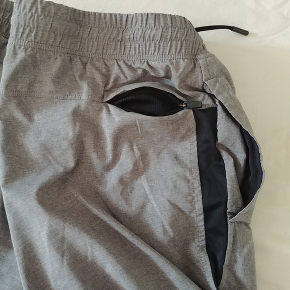 All in Motion shorts - Picture 6 of 6